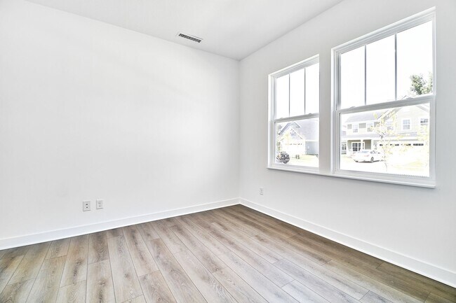 Building Photo - 408 Eisenhower St