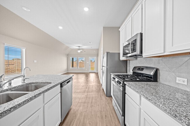 Building Photo - 8154 Royal Breeze Dr