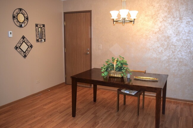 Building Photo - 2258 Abbeywood Dr
