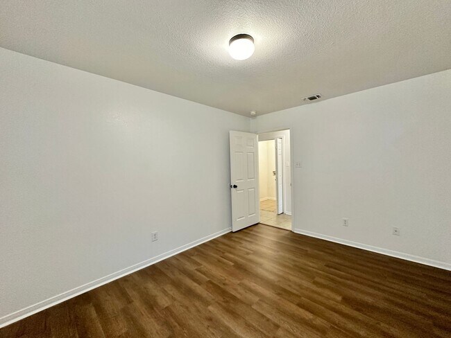 Building Photo - 2608 Seabiscuit Dr