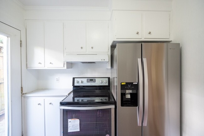 Building Photo - 47 Laurens St