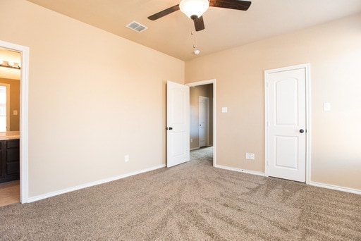 Building Photo - Beautiful 3 Bedroom Townhome located in Wa...