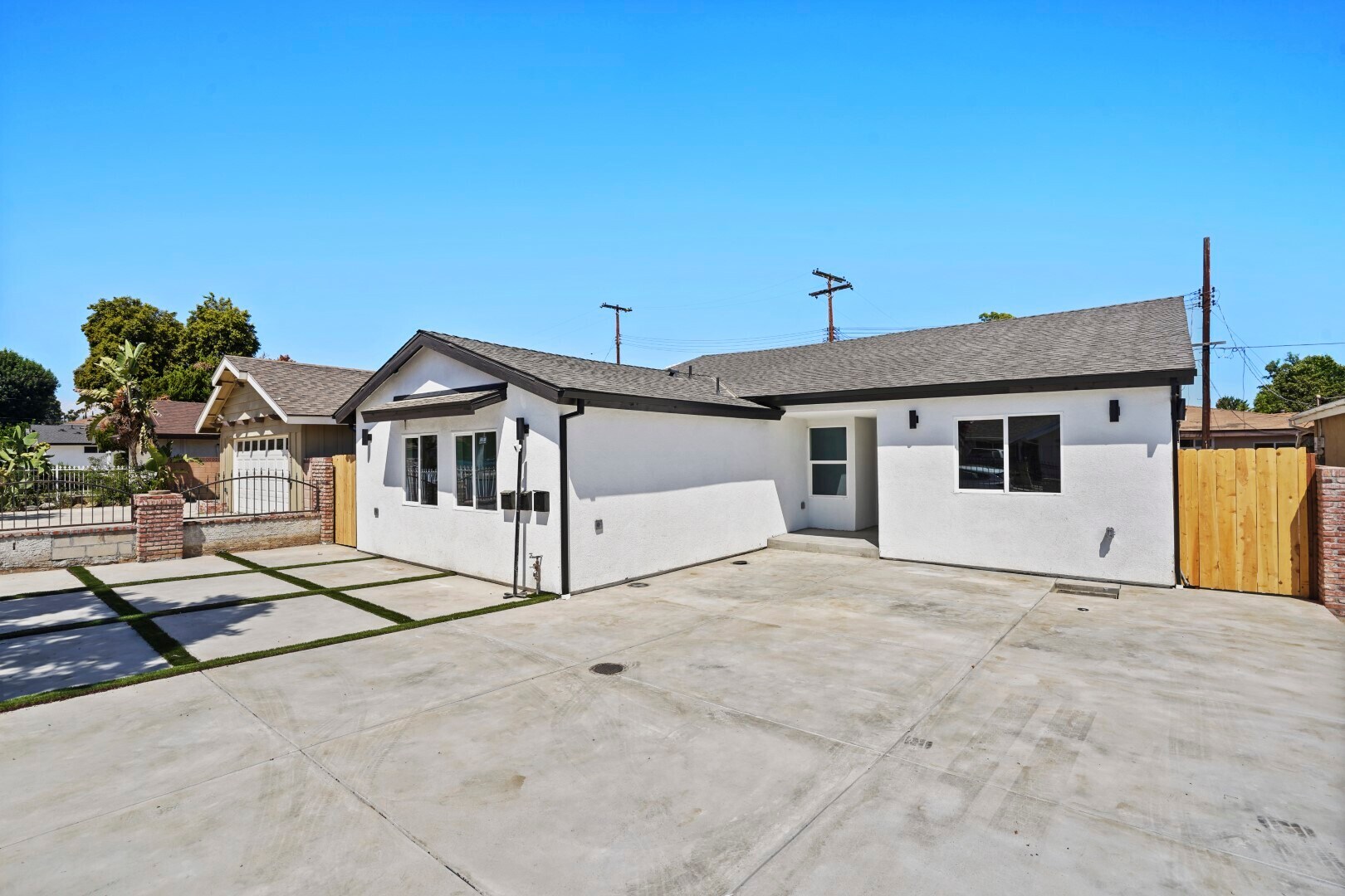 Building Photo - 7906 Oakdale Ave