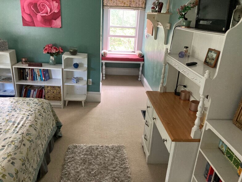 Building Photo - 55 Everett St