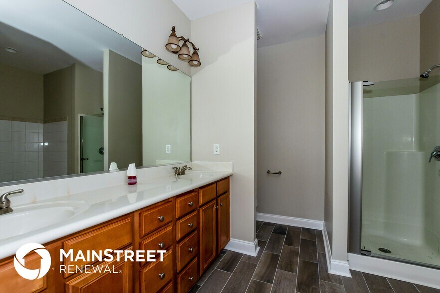 Building Photo - 5125 Asia Chanel Dr