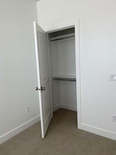 Building Photo - 2671 E Wake Forest Ln