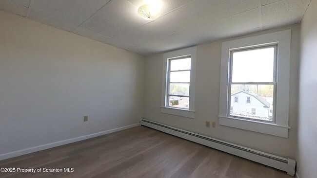 Building Photo - 86 Lee Park Ave
