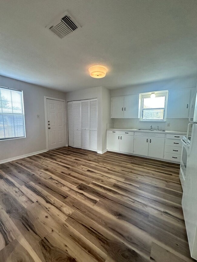 Building Photo - 58 Haynes Rd