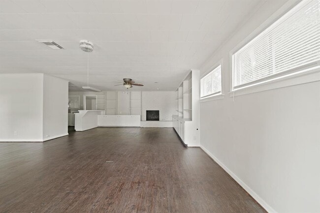 Building Photo - 1313 13th St N