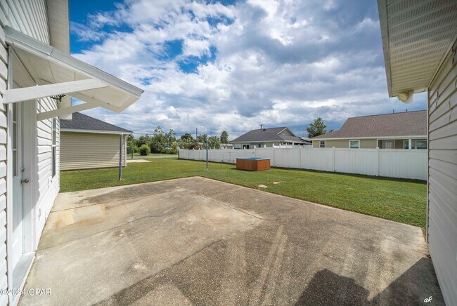 Building Photo - 3024 10 Acre Rd