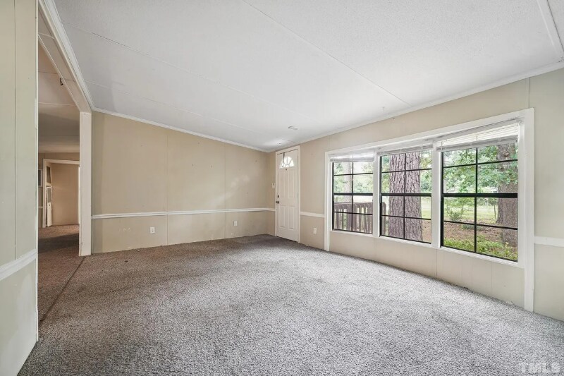 Building Photo - 201 Riverview Dr