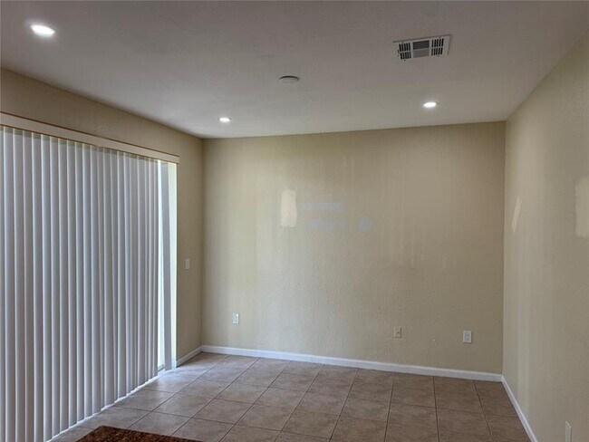 Building Photo - 8531 SW 25th Ct