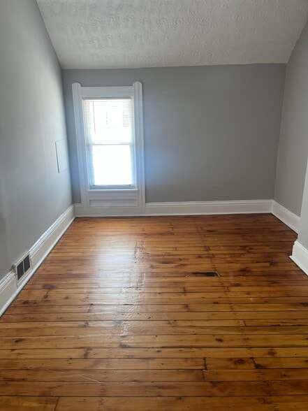 Building Photo - 5236 Lorain Ave