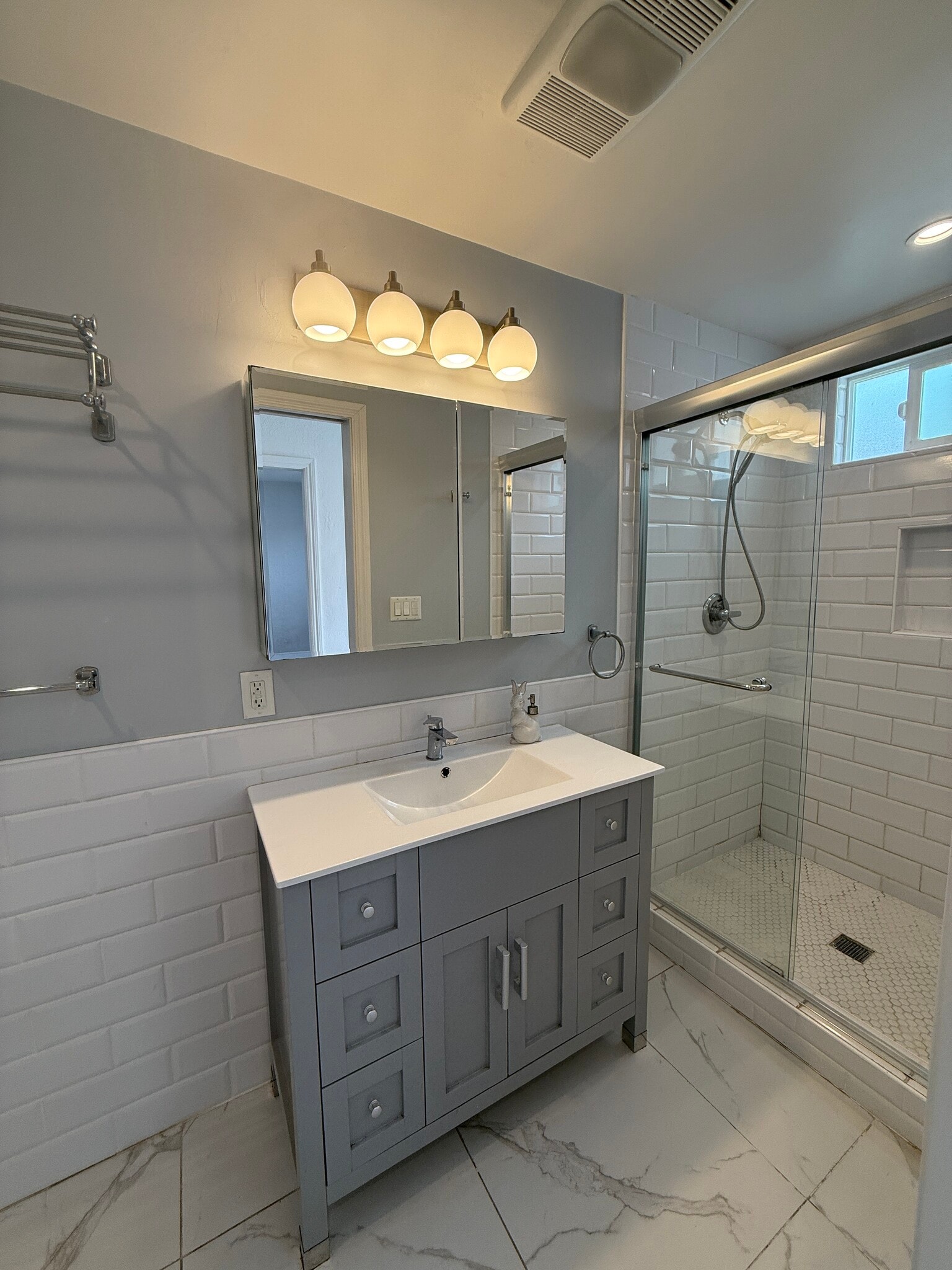 Building Photo - 419 Naples St