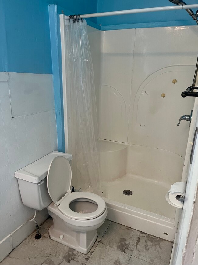 Building Photo - 1711 Fairfax St