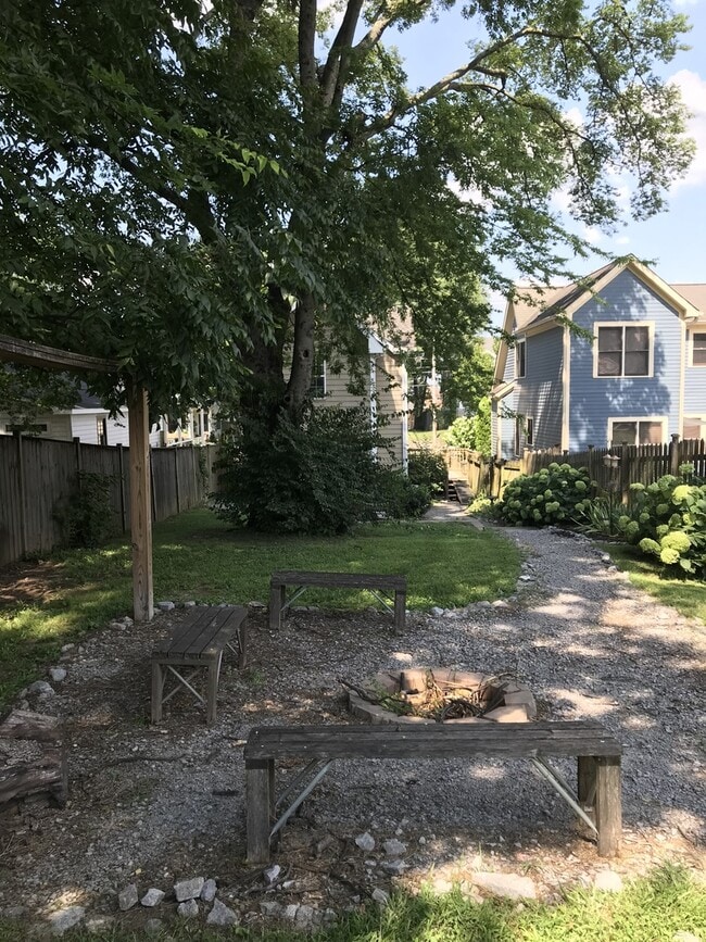 Building Photo - Historic Germantown Living