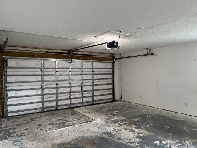 Building Photo - 375 Carrousel Ct