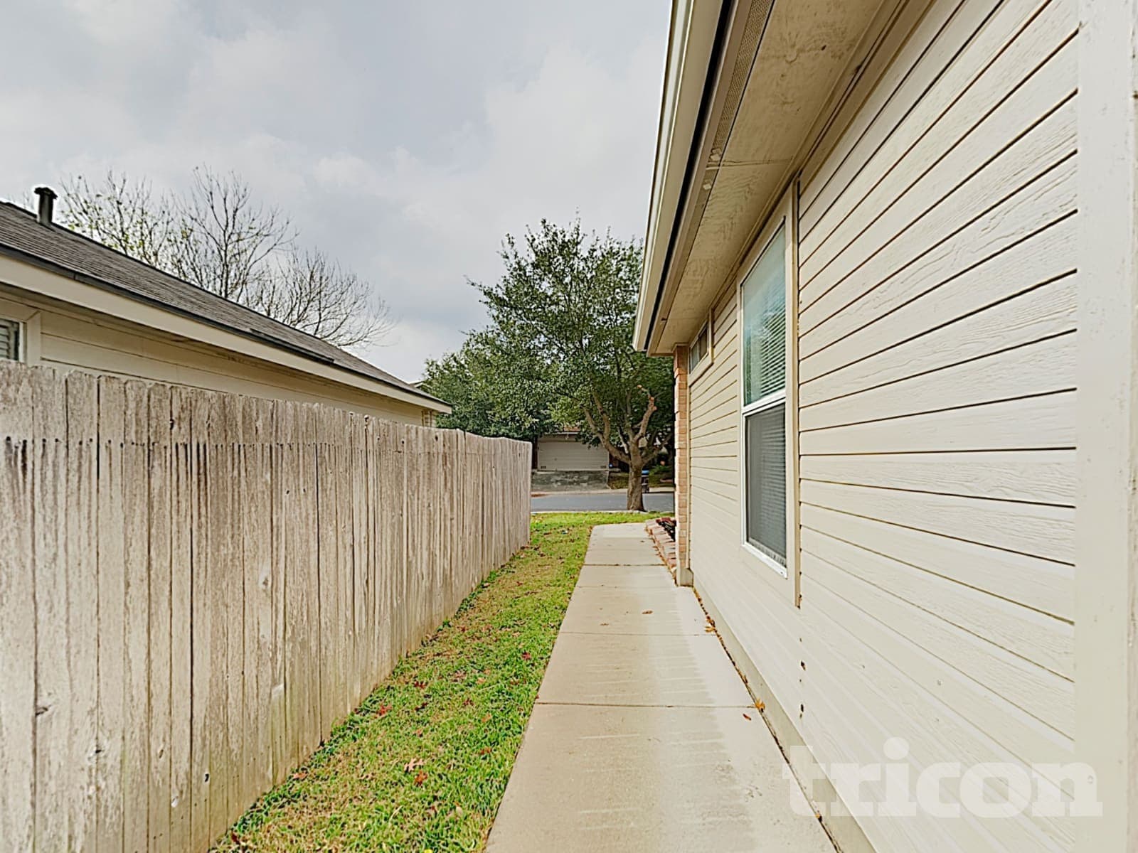 Building Photo - 4014 Sparrow Lake