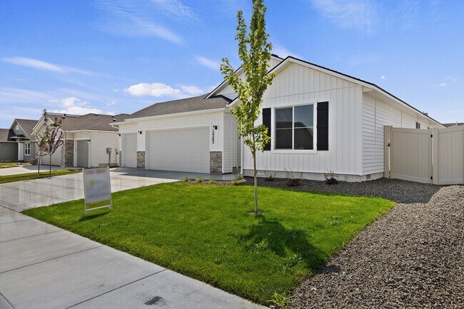 Building Photo - 12383 Genevieve St