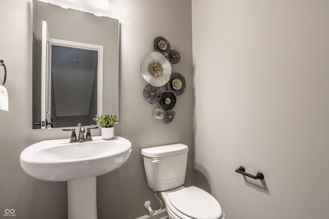 Building Photo - 9744 Junction Sta