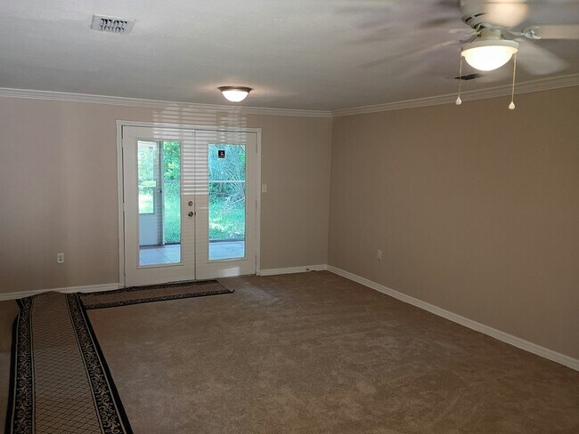 Building Photo - 10592 Haverford Rd