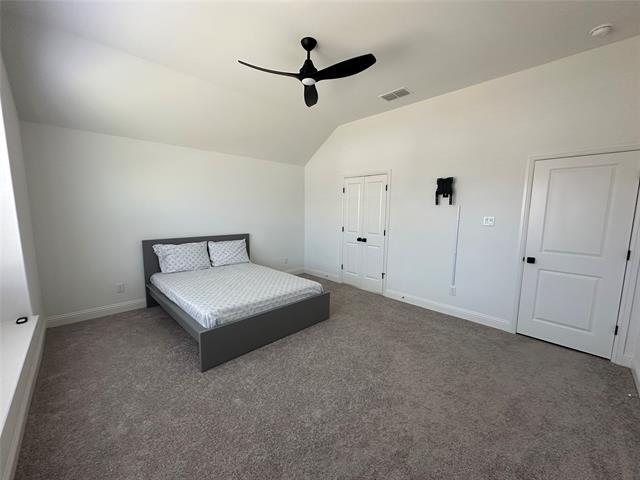 Building Photo - 3320 Oak Ln