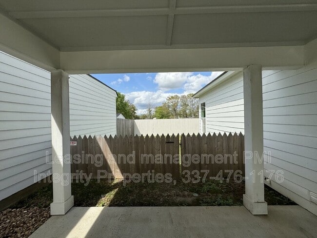 Building Photo - 106 Satsuma Dr