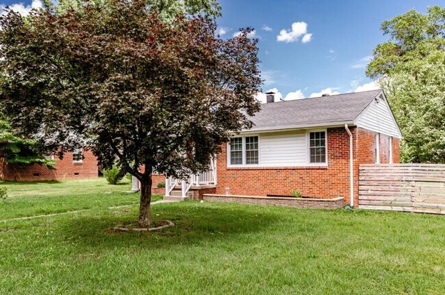 Building Photo - 9507 Stockbridge Dr