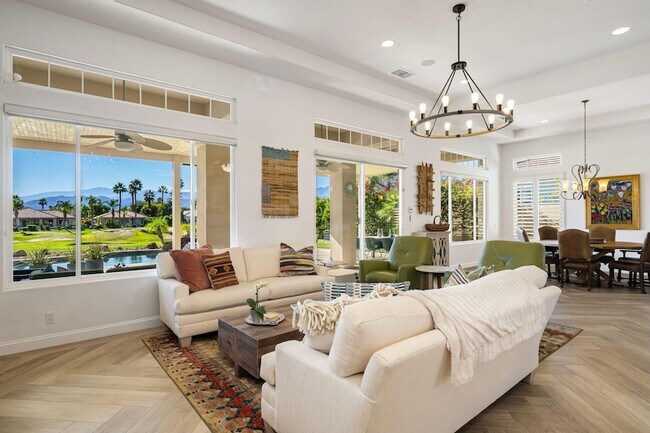 Building Photo - 96 Vía Bella