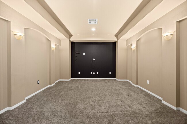 Building Photo - 13938 Sawmill Run Ln