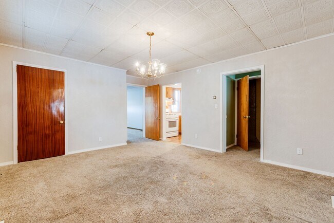 Building Photo - AVAILABLE NOW! 3 bed, 2 bath AMAZING House in Allentown!!!