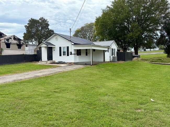 Building Photo - 703 Gray Station Rd