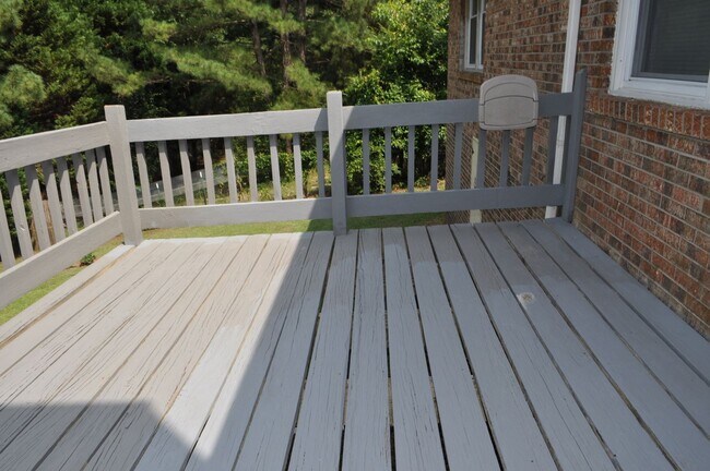 Building Photo - For Rent - 3 bedroom Close to Ft Bragg