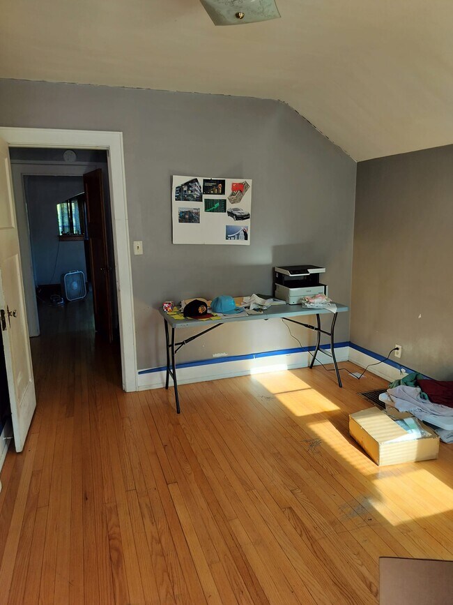 Building Photo - 1414 W Lawn Ave