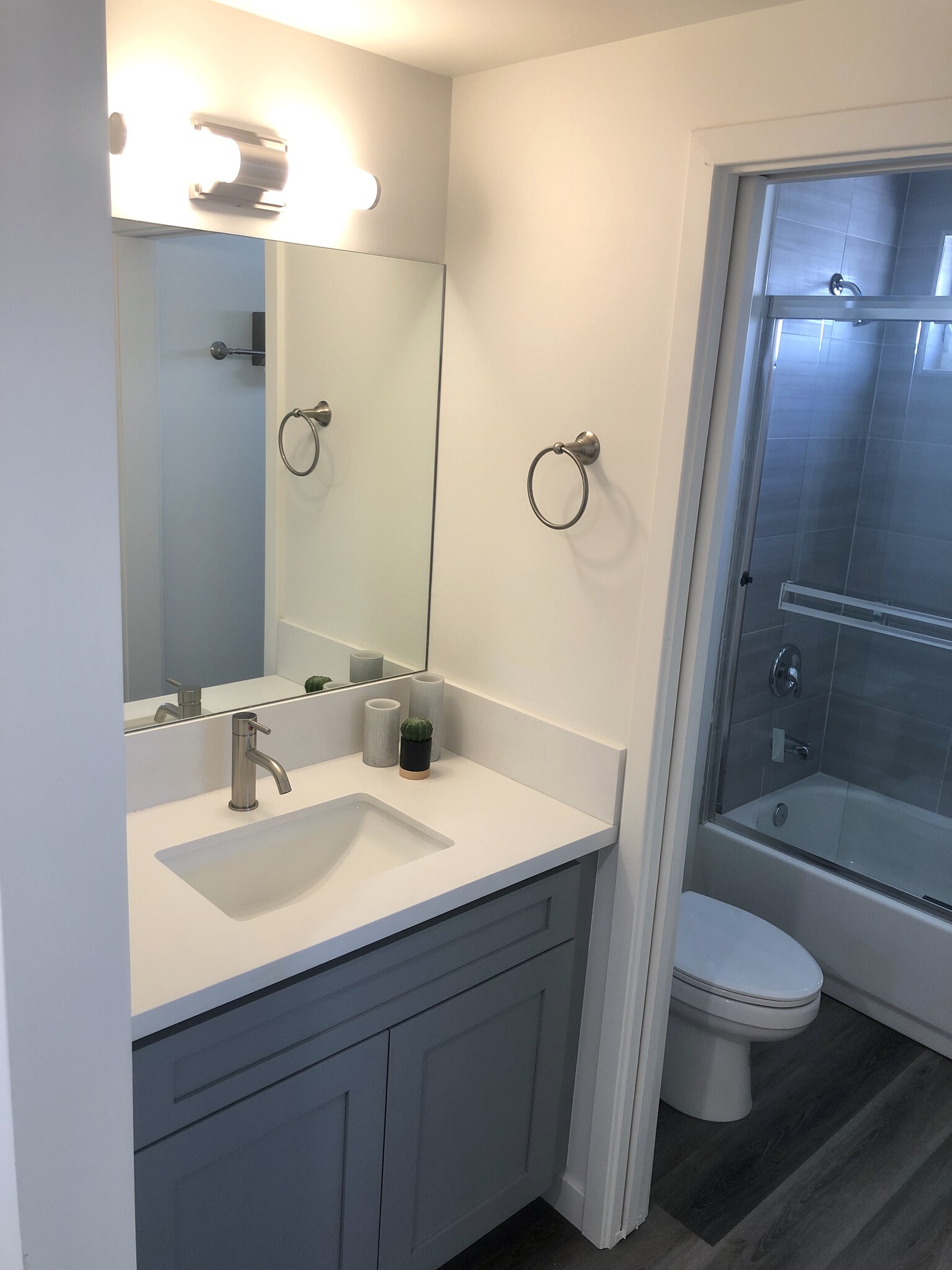 bathroom 2 - 2625 Somerset Dr