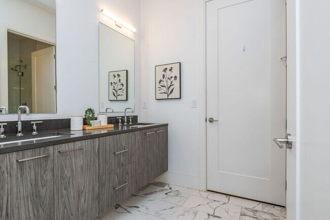 Building Photo - Welcome To The Sophia - Your Perfect Retreat in Historic Druid Hills!