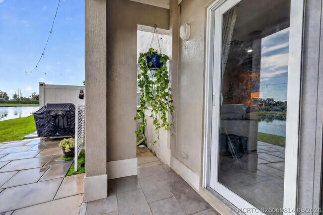 Building Photo - 5315 SW 125th Ave