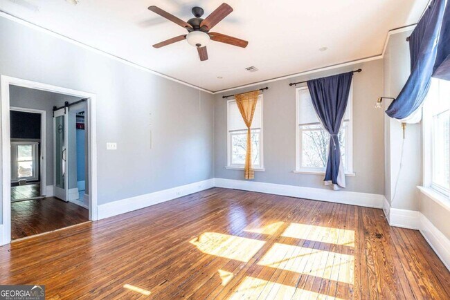 Building Photo - 692 Myrtle St NE