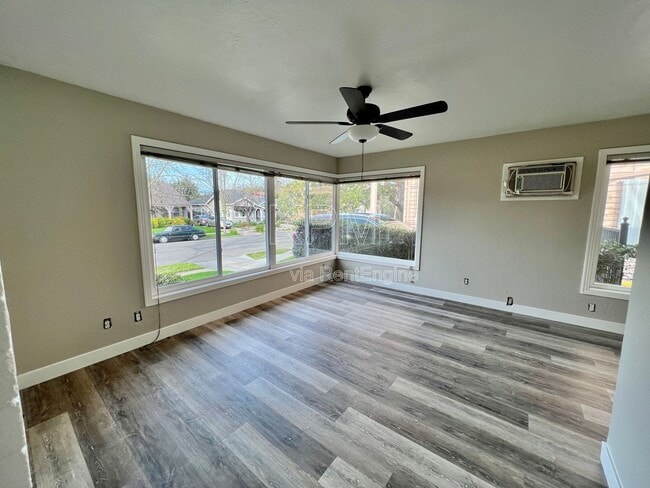 Building Photo - 636 S Tuxedo Ave