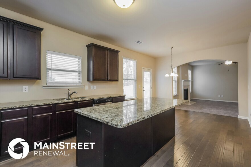 Building Photo - 1209 Creek Crossing Dr