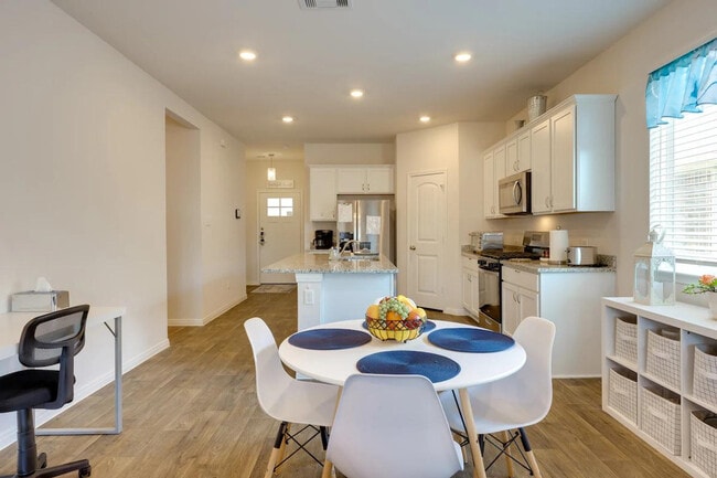 Building Photo - 145 Greenbelt Reservoir Pass