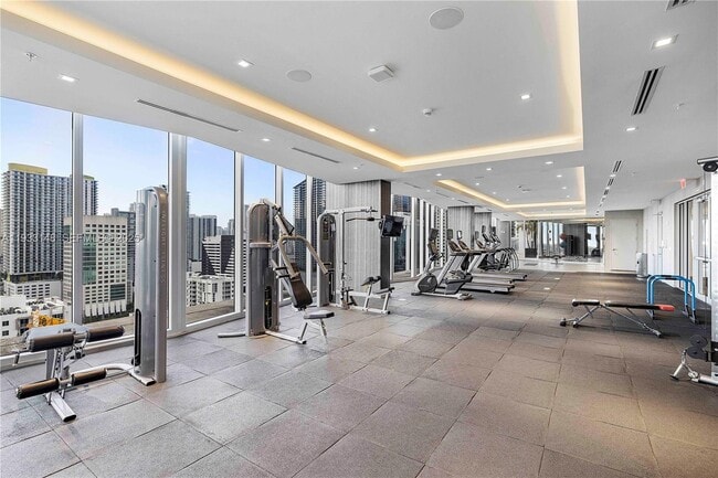 Building Photo - 1010 SW 2nd Ave