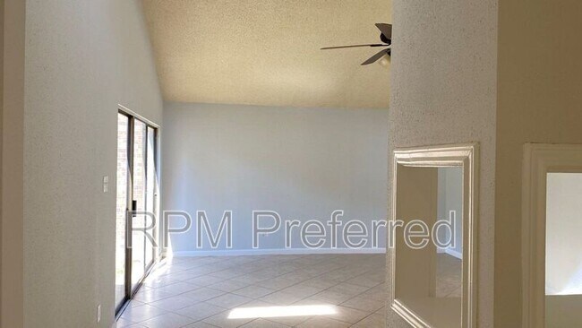 Building Photo - 11231 Glenforest Dr