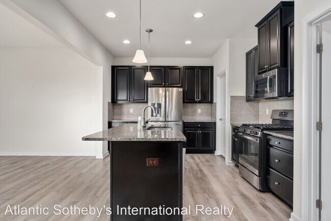 Building Photo - 4 br, 2.5 bath House - 359 Spring Hill Place