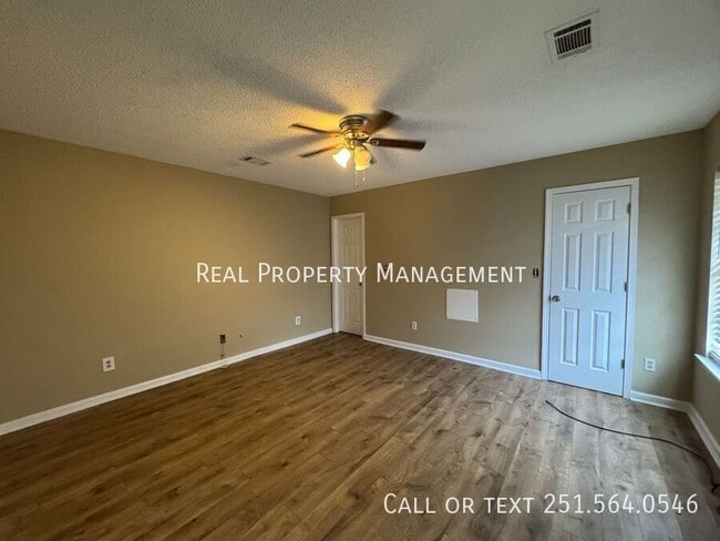 Building Photo - 2654 Jan Dr