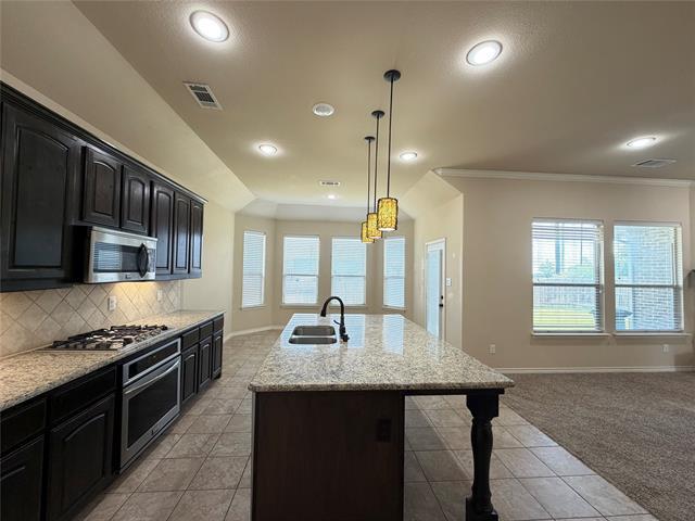 Building Photo - 637 Peach Ln