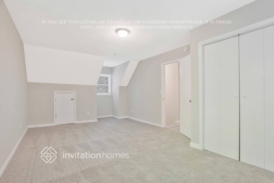 Building Photo - 306 Lake Swan Ct