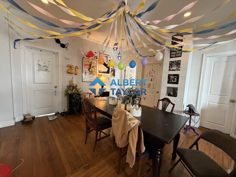 Building Photo - 10 Greylock Rd