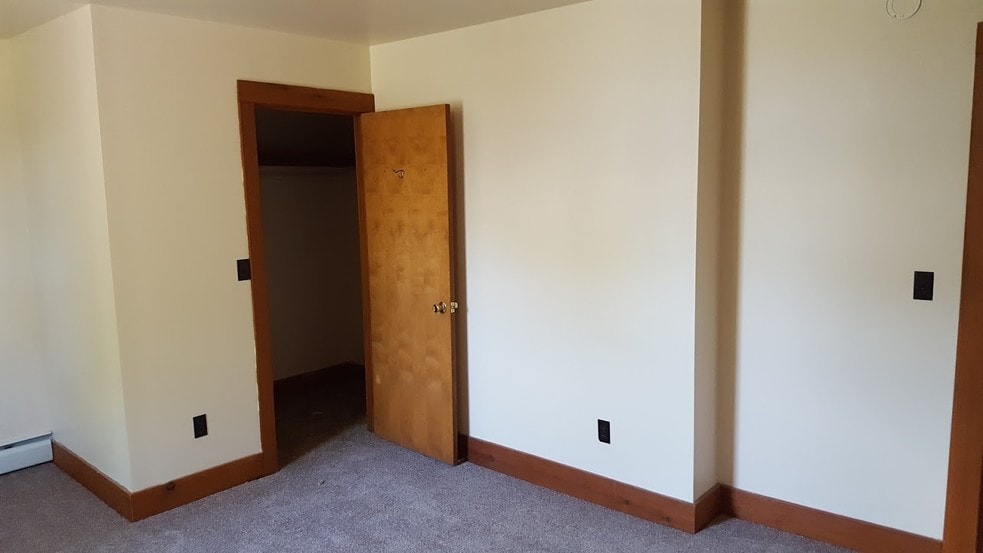 BEDROOM 1 - 55 E Courtney St