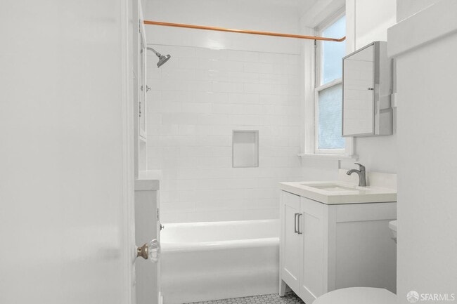 Building Photo - 1166 S Van Ness Ave